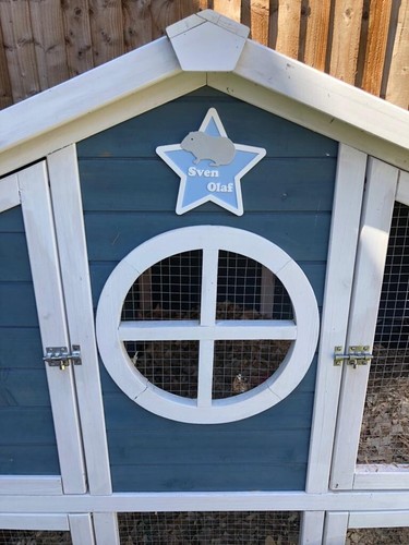 Guinea pig hutch - guinea, sign