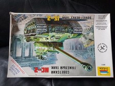 Zvezda Soviet Heavy Tank IS-2 "Stalin" 1/72nd scale model kit