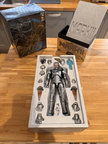 Hot toys iron - toys,