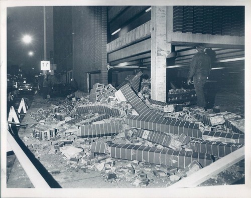 1973 press disaster debris - 1973,