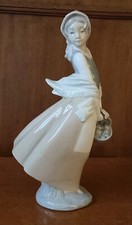 Vintage Nao By Lladro Girl
