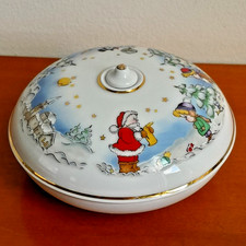 Porcelain Oil Lamp With Christmas Décor From ‘Freiberger Porzellan’