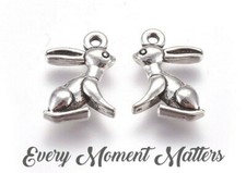  10 x Tibetan Silver RABBIT