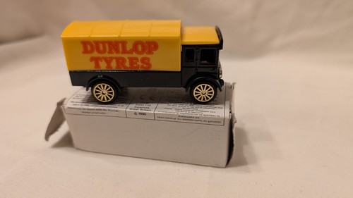 Corgi van dunlop - van,,