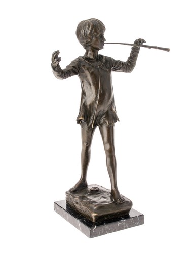 Bronze sculpture figure statue