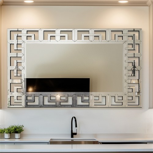 Venetian accent wall - wall, mirror