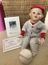 Ashton-Drake Yolanda Bello ‘Picture perfect babies’ Mini porcelain doll “Michael
