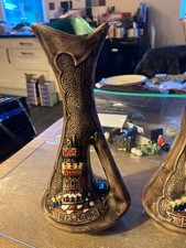 2 San Marino Reps vases