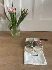 Gucci GG Flora slides