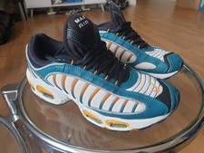 Nike Tail wind trainers size UK 7.5