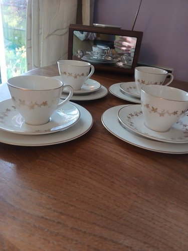 Vintage royal doulton piece - 4,