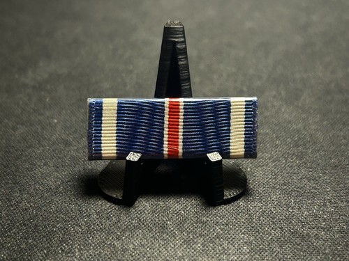 One ww2 air medal - air,