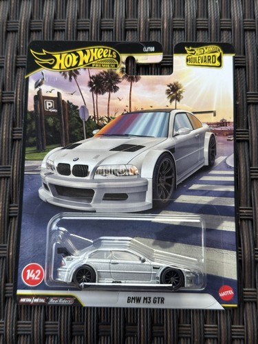 Hot wheels premium bmw - wheels, gtr
