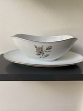  Gravy Boat With Attached