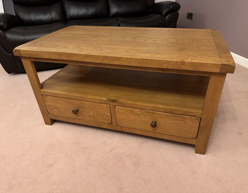 Oak effect coffee table with - effect,