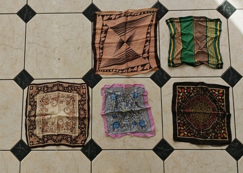 Job lot vintage silk - lot,