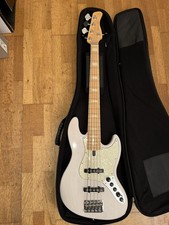 Sire V7 5 string Bass V2 Swamp