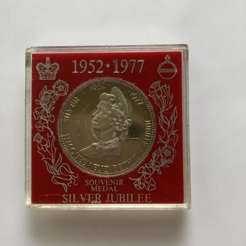 Medal queen elizabeth silver - medal,