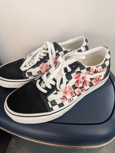 Black white pink - , cherry
