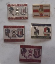 Bolton  Wanderers  Lot X5  Various Vintage Metal Football Pin Badge