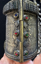 (B) Antique Decorated Rare