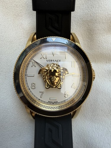 Versace palazzo gold tone - versace, v