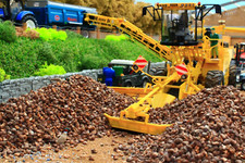 BRUSHWOOD TOYS 1:32 SCALE BT2076 Bulk Potatoes 450g