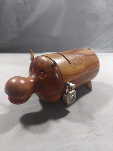 Oliv art piggy - bank, wooden