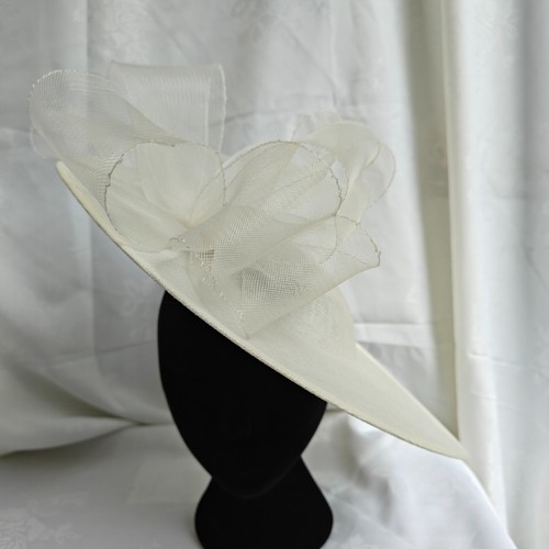 Ivory cream flower wide - ivory, brim