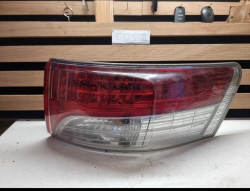 Rear light fits toyota avensis - fits,
