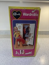 Pedigree Sindy Doll Wardrobe