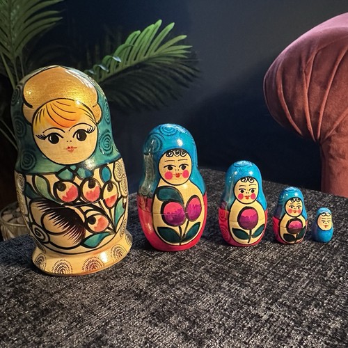 Russian matryoshka nesting - russian,