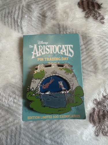 Disneyland paris pin - disneyland,