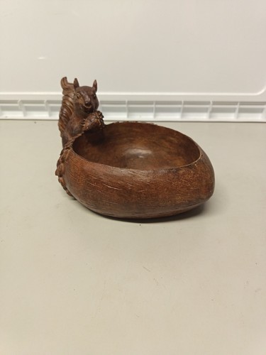 Hungry squirrel trinket - hungry,