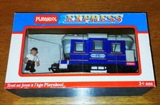 Passenger wagon + 1 figure -