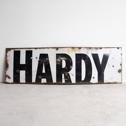 Antique monochrome hardy - monochrome, 'hardy'