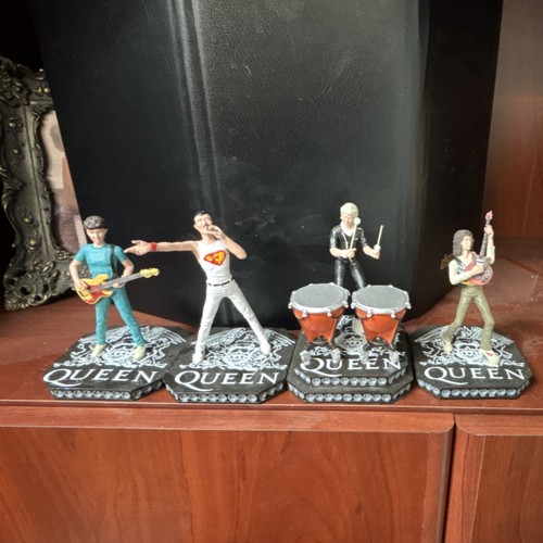 Queen band four member - queen,