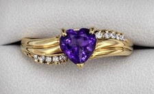 Pretty 9ct Gold, Heart Shaped