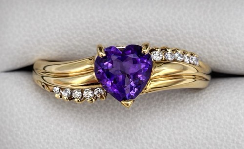 Pretty 9ct gold heart shaped - heart,