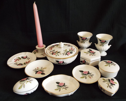 Wedgwood hathaway rose - 12,