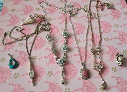 Assorted fashion jewellery - assorted,