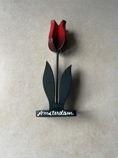 Wooden red tulip decor