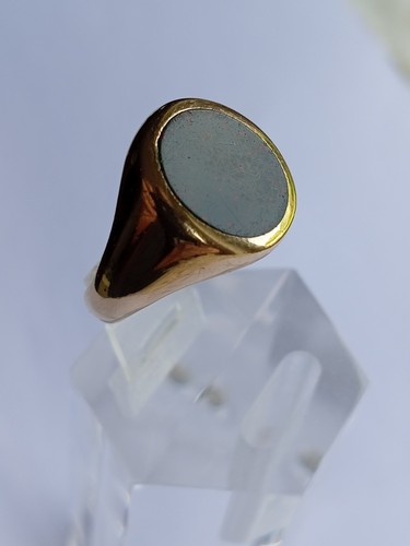 Gents 9ct bloodstone signet - gents,