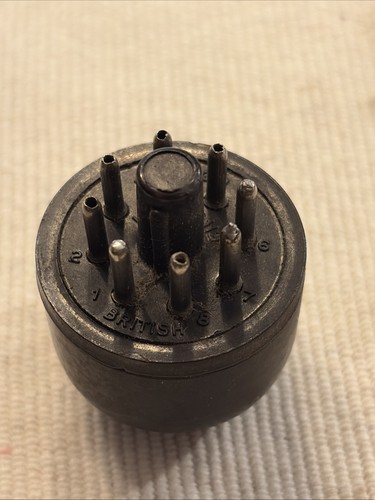 Pin octal plug socket - plug,