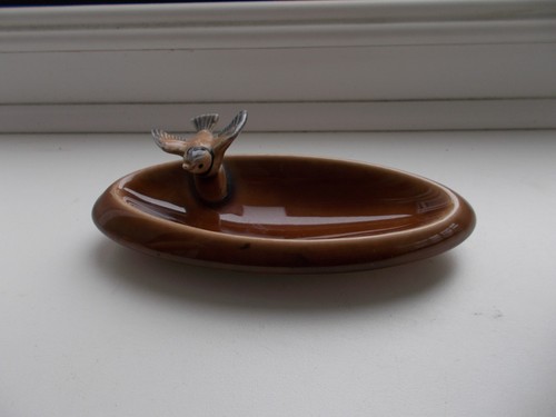 Wade blue bird pin - bird, dish