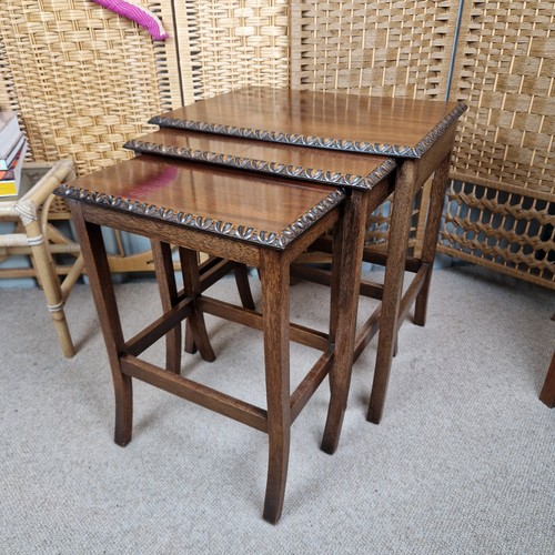 Vintage set nesting - of, 3