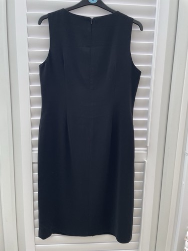 Taylor size black - j, 16.