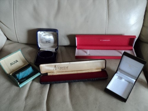 Empty vintage jewellery - x,