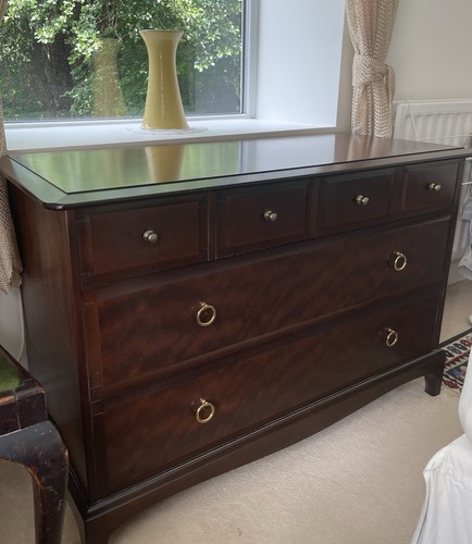 Solid mahogany stag chest - , of