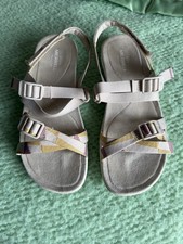 Merrell Women's Oyster strappy Sandals Size 6 Adjustable Straps